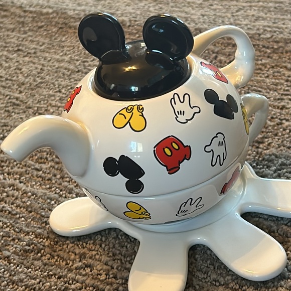 Walt Disney Mickey Mouse Tea Cup and Saucer - Picture 12 of 13